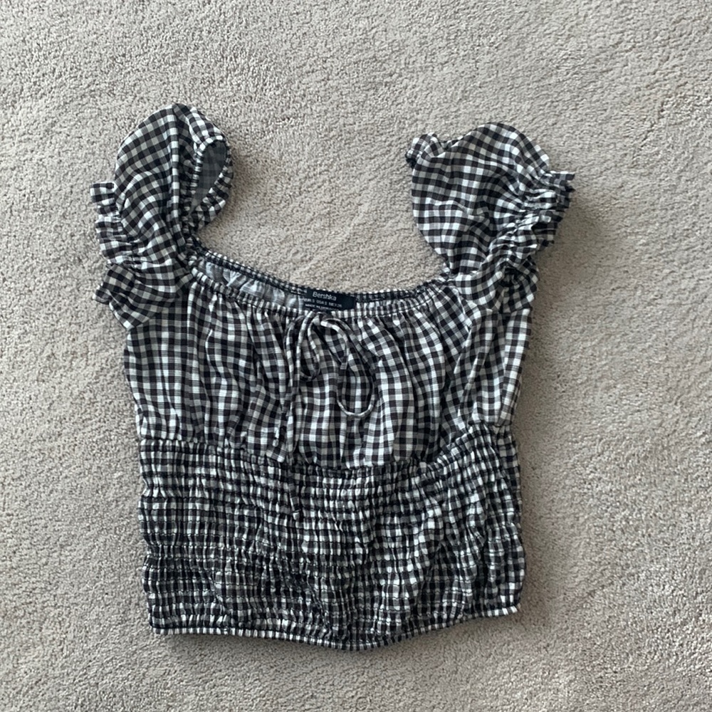 Black white crop top